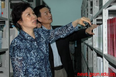 说明: http://news.gxun.edu.cn/upload/2012-04/12040820536195.jpg