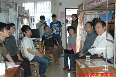 说明: http://news.gxun.edu.cn/upload/2012-04/12040117571739.jpg
