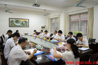 说明: http://news.gxun.edu.cn/upload/2012-06/12063013345343.jpg